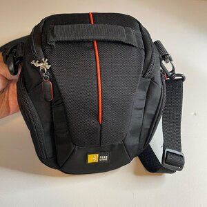 CASE LOGIC ADJUSTABLE STRAP CAMERA BAG